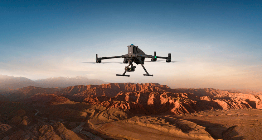 DJI Matrice 400 в полёте над горами - промышленный дрон для картографии и инспекций в Казахстане