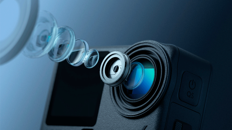 Крупный план объектива DJI Osmo Action 6 с разложенной оптической схемой, демонстрирующей конструкцию нового квадратного сенсора 1/1.1 дюйма.