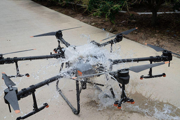 Квадрокоптер DJI Agras T10